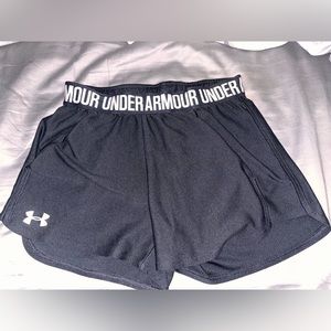 Under Armour black loose shorts